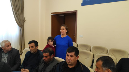Yevlax Şəhər İcra Hakimiyyətinin Başçısı tərəfindən Xanabad kənd sakinlərinin müraciətləri dinlənilib