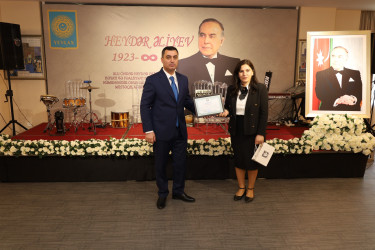Yevlaxda Ulu Öndər Heydər Əliyevin anadan olmasının 103-cü ildönümünə həsr olunmuş tədbir keçirilib