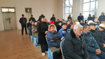 Şəhər İcra Hakimiyyəti Başçısının növbəti səyyar qəbulu zamanı Hürüuşağı kənd sakinlərinin müraciətləri dinlənilmişdir