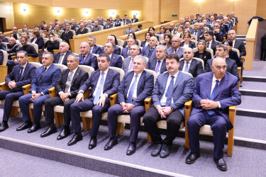 Yevlaxda Xalqımızın Ümummilli Lideri Heydər Əliyevin anım gününə həsr olunmuş tədbir keçirilib