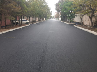 Yevlax şəhərinin Zərdabi küçəsinə yeni asfalt örtüyü vurulub