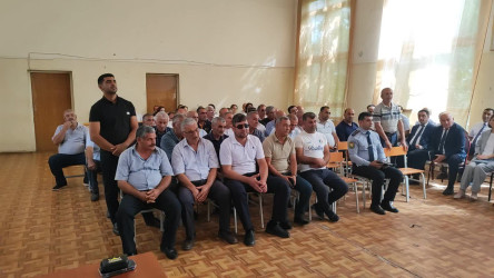 Yevlax Şəhər İcra Hakimiyyətinin Başçısı növbəti səyyar qəbulu Salahlı kəndində keçirib