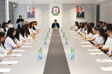 Yevlaxda bu il yüksək balla ali məktəblərə qəbul olunan məzunlarla görüş keçirilib