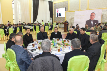 Yevlax Şəhər İcra Hakimiyyəti tərəfindən Xalqımızın Ümummilli Lideri Heydər Əliyevin Anım Günü münasibətilə ehsan süfrəsi təşkil olunmuşdur