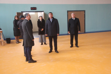 Yevlax Şəhər İcra Hakimiyyətinin Başçısı Anar Tağıyev S.Vurğun adına Şəhər 5 nömrəli tam orta ümumtəhsil məktəbdə həyata keçirilən tikinti işləri ilə yerində tanış olub.