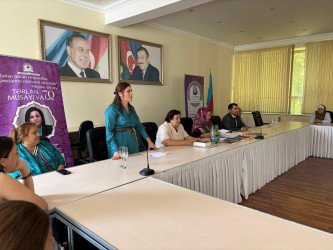 Yevlaxda Prezident təqaüdçüsü, əmək qəhrəmanı Tərlan Musayevanın Ulu Öndərin anadan olmasının 102-ci ildönümünə həsr olunmuş "Ulu Öndərə mənəvi borcum" kitabının təqdimatı keçirilmişdir