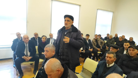 Yevlax Şəhər İcra Hakimiyyətinin Başçısı Qoyunbinəsi kəndində səyyar qəbul keçirib