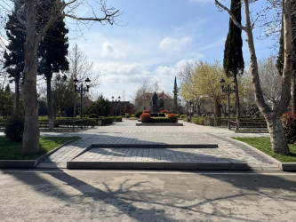 Yevlax Şəhər İcra Hakimiyyəti tərəfindən “Şəhərsalma və Memarlıq İli” çərçivəsində şəhərdə abadlıq-quruculuq işləri davam etdirilir