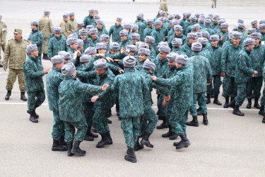 Yevlax Şəhər İcra Hakimiyyətinin Başçısı Novruz bayramı münasibətilə Dövlət Sərhəd Xidmətinin Yevlax rayonu ərazisində yerləşən “N” saylı hərbi hissəsində xidmət edən hərbçilərlə görüşüb