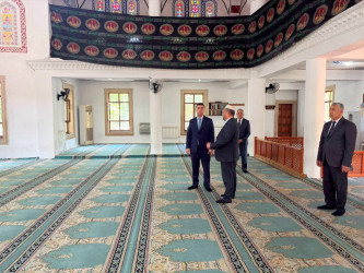 Yevlax Şəhər İcra Hakimiyyətinin Başçısı Məhərrəmlik ayının başlaması münasibətilə bir qrup din xadimi ilə görüşüb