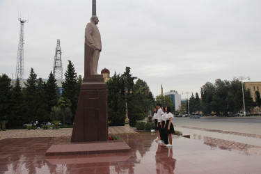 Yevlaxda yüksək bal toplayaraq ali məktəblərə qəbul olan məzunlarla görüş keçirilib