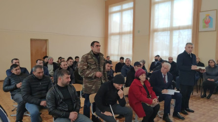Salahlı kənd sakinlərinin müraciətləri dinlənildi