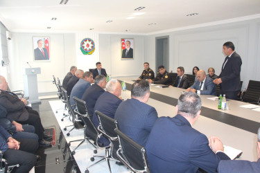 Yevlax Şəhər İcra Hakimiyyətində 2025-2026-ci illərin payız-qış mövsümünə hazırlığın vəziyyətinə dair müşavirə keçirilmişdir