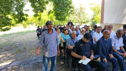 Yuxarı Bucaq kənd sakinlərinin müraciətləri dinlənilmişdir
