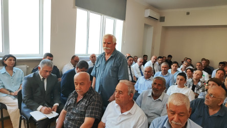 Yevlax Şəhər İcra Hakimiyyətinin Başçısı Xaldan kəndində səyyar vətəndaş qəbulu keçirib