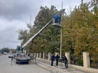 Yevlax şəhərinin işıqlandırma sisteminin yenidənqurulması işləri sürətlə davam etdirilir