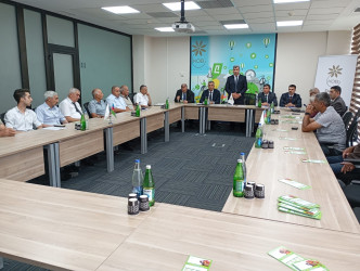 Yevlaxda dövlət‒biznes dialoqu çərçivəsinin qurulması istiqamətində investorlarla işgüzar görüş keçirilmişdir