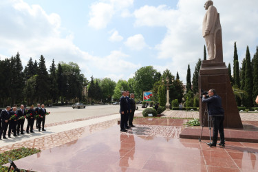 Yevlaxda Ulu Öndər Heydər Əliyevin anadan olmasının 103-cü ildönümünə həsr olunmuş tədbir keçirilib