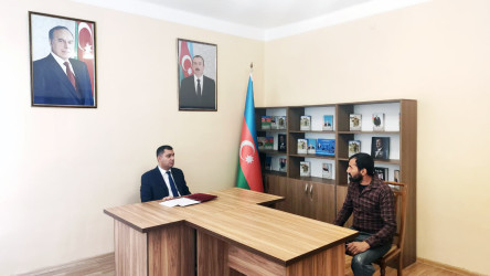 Yevlax Şəhər İcra Hakimiyyətinin Başçısı vətəndaşların müraciətlərini dinləyib