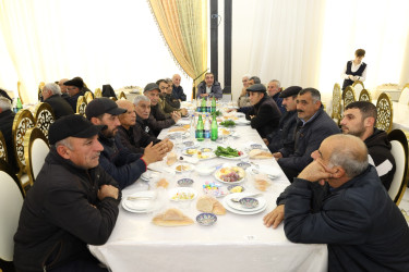 Yevlaxda Ümummilli Lider Heydər Əliyevin anım günü ilə bağlı ehsan süfrəsi təşkil olunub