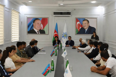 Yevlaxda “İlham Əliyev:Azərbaycan tarixi və gəncliyi üçün qəhrəmanlıq nümunəsi” mövzusunda tədbir keçirilib