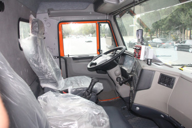 Məişət tullantıları daşıyan avtomobillər Yevlax şəhər Mənzil Kommunal Təsərrüfatı Birliyinə təhvil verilmişdir