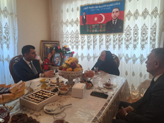 Yevlax Şəhər İcra Hakimiyyətinin Başçısı Şəhid anasını yaşadığı evdə ziyarət etmişdir