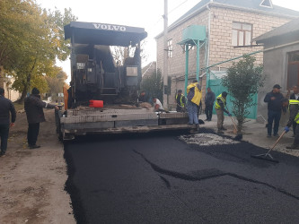 Yevlaxda küçələrin asfaltlanması işləri davam etdirilir