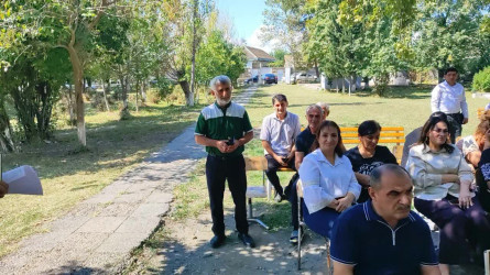 Yevlax Şəhər İcra Hakimiyyətinin Başçısı Əxşam kəndində səyyar qəbul keçirib