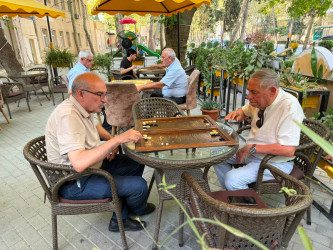 Yevlaxda həvəskarlar arasında nərd yarışı keçirilib