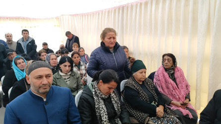 Şəhər İcra Hakimiyyətinin Başçısı Ərəbbəsrə kənd sakinlərinin müraciətlərini dinləyib