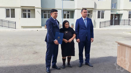 Yevlaxda şəhid ailələri və müharibə ilə əlaqədar əlilliyi olan şəxslərə mənzillər verilib
