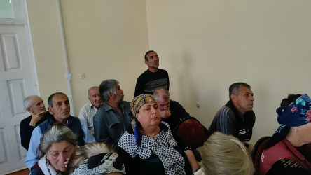 Yuxarı Qarxun kənd sakinlərinin müraciətləri dinlənildib