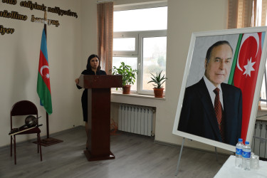 Yevlaxda Ulu Öndər Heydər Əliyevin anım gününə həsr edilmiş tədbir keçirilmişdir