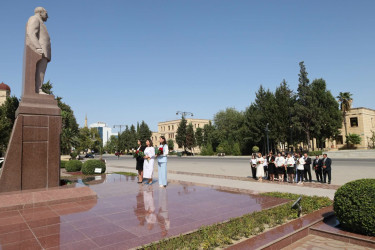 Yevlaxda bu il yüksək balla ali məktəblərə qəbul olunan məzunlarla görüş keçirilib