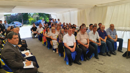 Yevlax Şəhər İcra Hakimiyyətinin Başçısı Yuxarı Salamabad kəndində səyyar qəbul keçirib