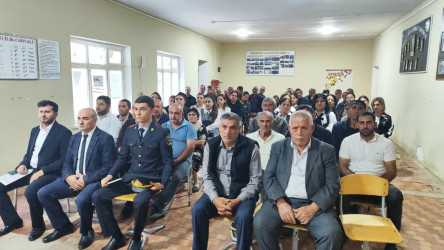 Yevlax Şəhər İcra Hakimiyyətinin Başçısı Anar Tağıyev Yaldili kəndində növbəti səyyar qəbul keçirib