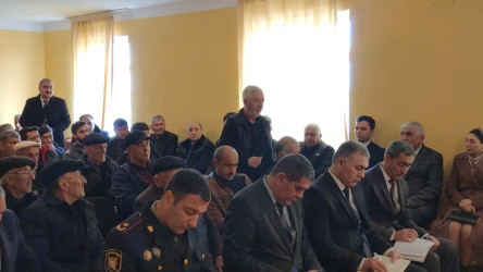 Aşağı Qarxun kənd sakinlərinin müraciətləri dinlənildi