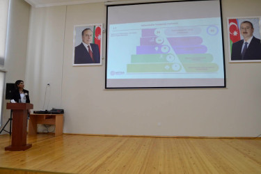 Yevlaxda təhsil işçilərinin ənənəvi sentyabr konfransı keçirilib