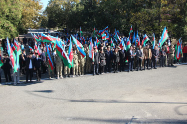 Yevlaxda Şəhər İcra Hakimiyyətinin təşkilatçılığı ilə 9 noyabr Dövlət Bayrağı Gününə həsr edilmiş yürüş təşkil edilmişdir