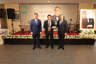 Yevlaxda Ulu Öndər Heydər Əliyevin anadan olmasının 103-cü ildönümünə həsr olunmuş tədbir keçirilib