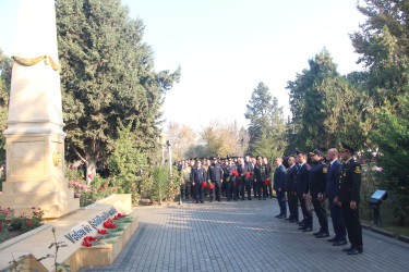 Yevlaxda Şanlı Zəfərin beşinci ildönümü ilə əlaqədar Şəhidlər Xiyabanı ziyarət olunmuşdur