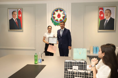 Yevlaxda bu il yüksək balla ali məktəblərə qəbul olunan məzunlarla görüş keçirilib