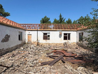 Yevlax rayon Yuxarı Qarxun kənd körpələr evi-uşaq bağçasında təmir işləri aparılır