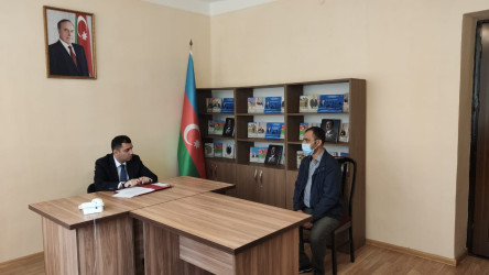 Şəhər rəhbəri vətəndaşların müraciətlərini dinlədi