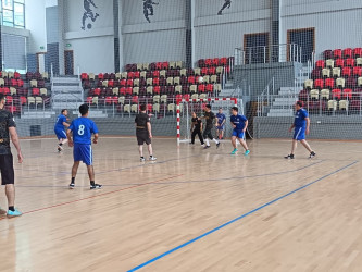 Yevlaxda mini futbol üzrə rayon turnirinə start verildi