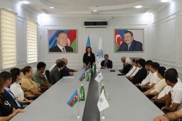 Yevlaxda “İlham Əliyev:Azərbaycan tarixi və gəncliyi üçün qəhrəmanlıq nümunəsi” mövzusunda tədbir keçirilib