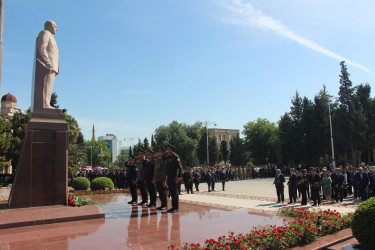Yevlaxda xalqımızın Ümummilli Lideri, Ulu Öndər Heydər Əliyevin anadan olmasının 102-ci ildönümü qeyd olunmuşdur