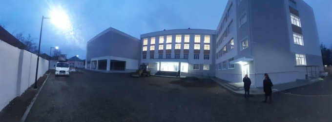 Yevlax Şəhər İcra Hakimiyyətinin Başçısı Anar Tağıyev S.Vurğun adına Şəhər 5 nömrəli tam orta ümumtəhsil məktəbdə həyata keçirilən tikinti işləri ilə yerində tanış olub.