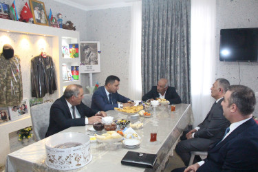 İcra Hakimiyyətinin Başçısı Şəhid övladını birinci sinfə getməsi münasibətilə evində ziyarət etmişdir